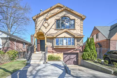 165-05 67th Ave, New York, NY 11365