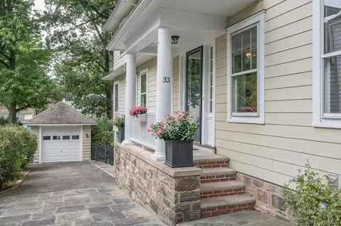 33 Young Ave, Pelham, NY 10803