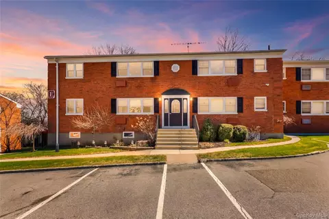 1879 Crompond Rd #E4, Peekskill, NY 10566