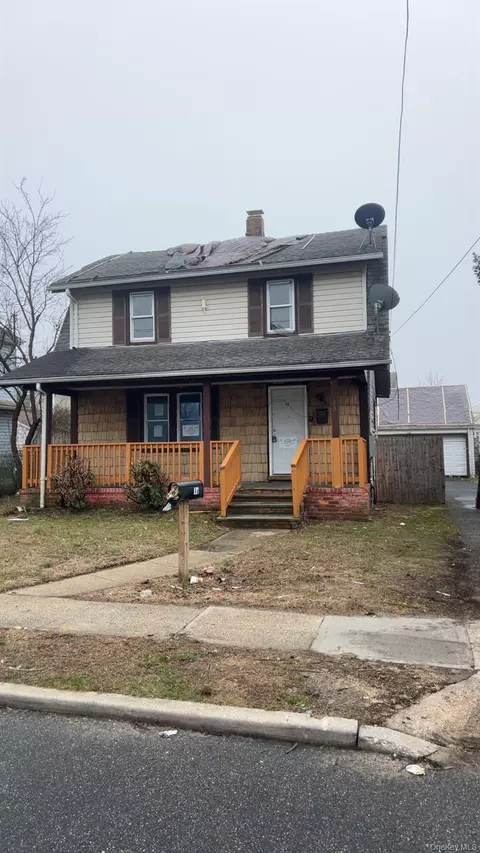 48 Pleasant Ave, Roosevelt, NY 11575