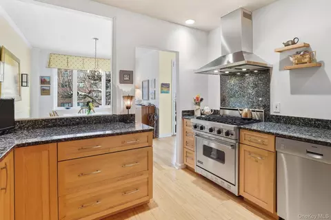 Kitchen - 16 Rockledge Ave #2E2, Ossining, NY 10562 photo 4 of 5