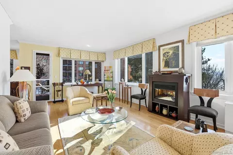 Living - 16 Rockledge Ave #2E2, Ossining, NY 10562 photo 2 of 13