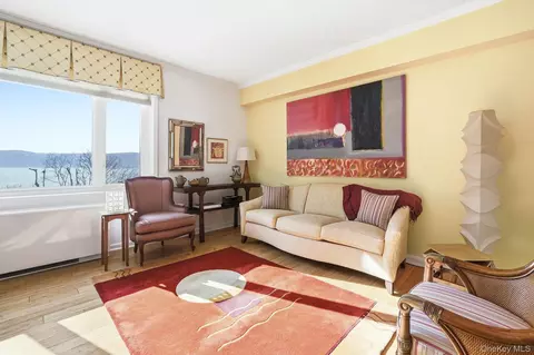Living - 16 Rockledge Ave #2E2, Ossining, NY 10562 photo 3 of 13