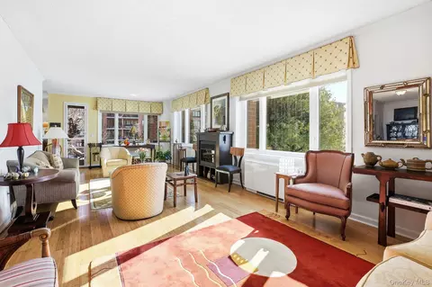 Living - 16 Rockledge Ave #2E2, Ossining, NY 10562 photo 8 of 13