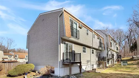 4 Forge Gate Dr #F6B, Philipstown, NY 10516