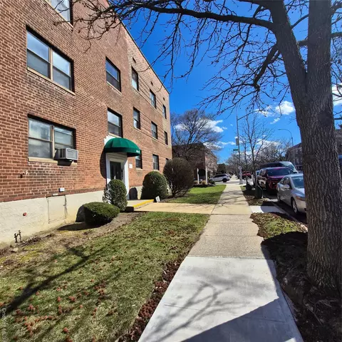 46-41 215 St #2B, Bayside, NY 11361