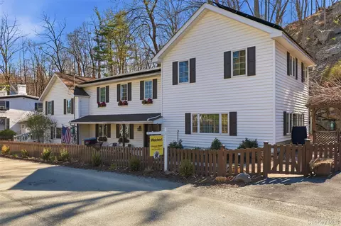 Exterior - 24 Mountain Rd, Cornwall On Hudson, NY 12520 photo 2 of 3