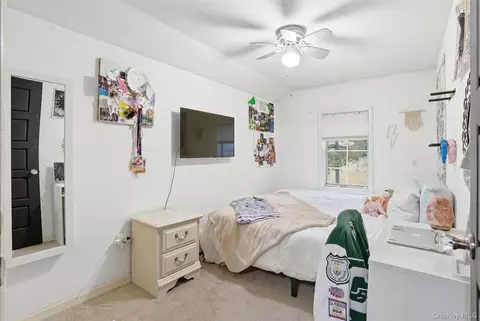 Bedroom - 24 Mountain Rd, Cornwall On Hudson, NY 12520 photo 3 of 4