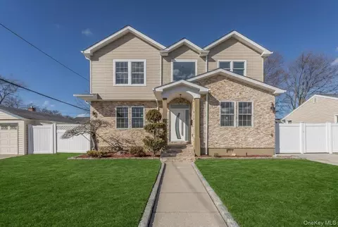 3 Cornell Ave, Hicksville, NY 11801