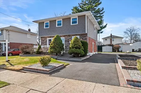 55 Harriet Ave, Hempstead, NY 11550