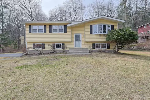 15 Nursery Rd, Tuxedo, NY 10987