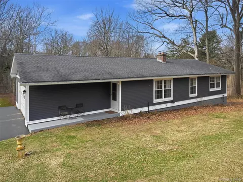 5 Kipsbergen Dr, Rhinebeck, NY 12572