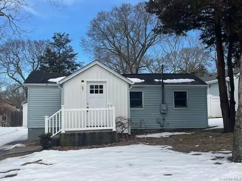 87 Ferndale Ave, Selden, NY 11784