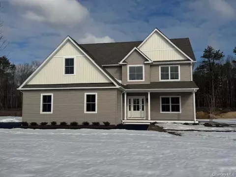 lot Apt 9 Colonels Path, Brookhaven, NY 11949