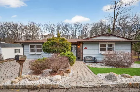 5 Bedford Ln, Thiells, NY 10984
