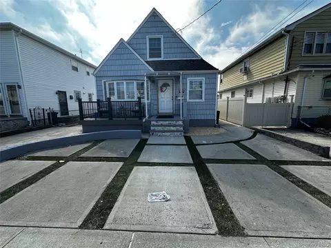 24116 148th Rd, New York, NY 11422