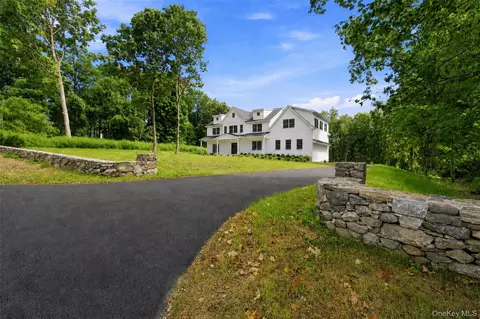 240 Mahopac Ave, Yorktown Heights, NY 10598