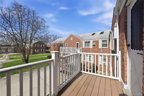 260-55 Union Tpke #B, Glen Oaks, NY 11004