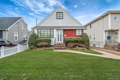 81 Landau Ave, Elmont, NY 11003