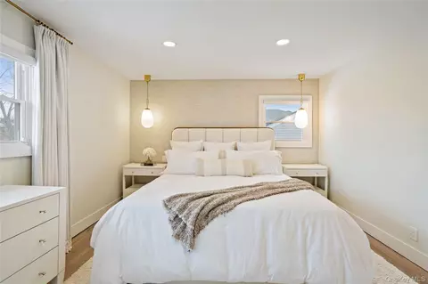 Bedroom - 36 Stauber Dr, Plainview, NY 11803 photo 1 of 5