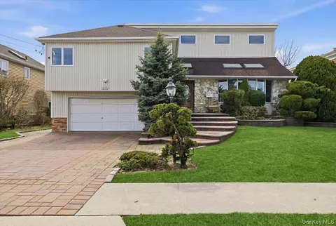 3454 Woodward St, Oceanside, NY 11572