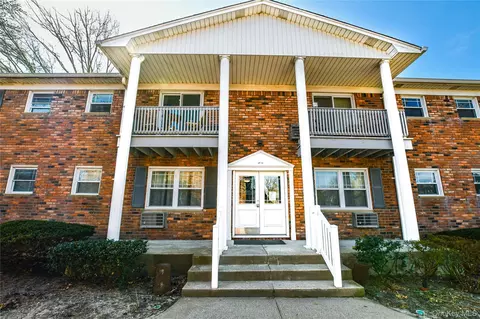 5 Fairharbor Dr #5, Patchogue, NY 11772