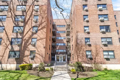 211-01 75th Ave #4O, Bayside, NY 11364
