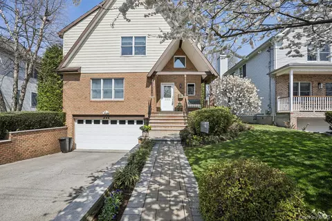 101 Middle Rd, Eastchester, NY 10709