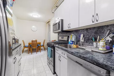 Kitchen - 2552 E 7th St #2J, Brooklyn, NY 11235 photo 1 of 1