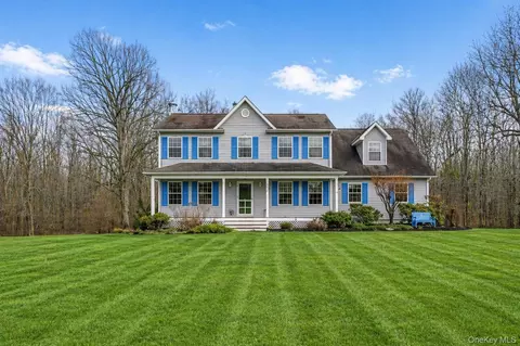 89 James Wilkinson Rd, Rock Tavern, NY 12575