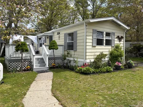 52582 Riverleigh, Riverhead, NY 11901