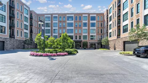 100 Garvies Point Rd #1116, Glen Cove, NY 11542