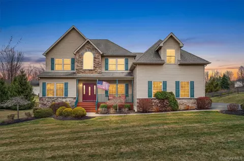 7 Maidstone Ln, Monroe, NY 10950