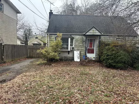 309 Depot Rd, Huntington Station, NY 11746