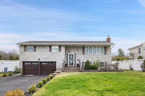 86 New Hwy, Commack, NY 11725