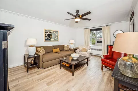 781 Palmer Rd #4F, Yonkers, NY 10708