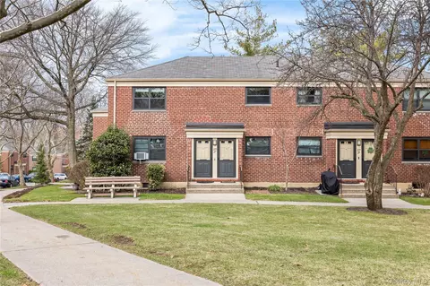 219-27 75th Ave # 2, Oakland Gardens, NY 11364