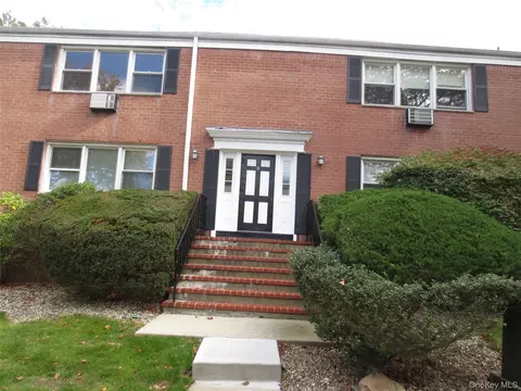4 Oxford Ct #8007, Ramapo, NY 10901