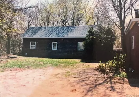 Exterior - 761 E Main St, Riverhead, NY 11901 photo 3 of 3