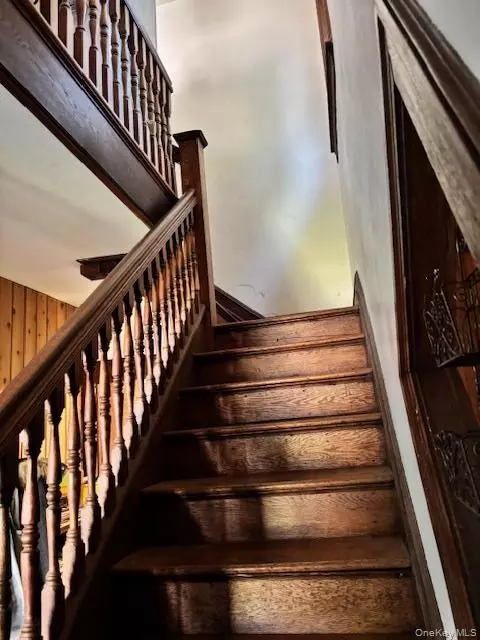 Entry Way - 761 E Main St, Riverhead, NY 11901 photo 2 of 5