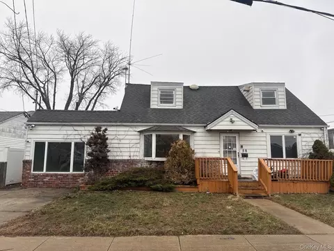 58 Roosevelt Pl, Island Park, NY 11558