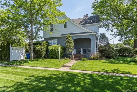 343 Nassau Blvd, North Hempstead, NY 11040