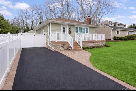 1334 Lake Shore Dr, Massapequa Park, NY 11762