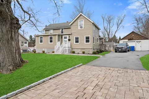 24 Rockwell Ave, Middletown, NY 10940