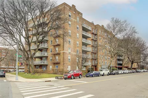 149-30 88th St #6J, Howard Beach, NY 11414