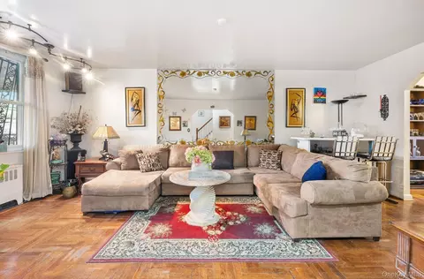 1529 Hammersley Ave, New York, NY 10469