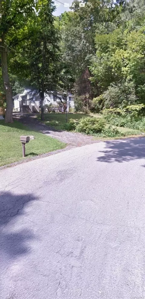 9 Glenna Dr, Carmel, NY 10512