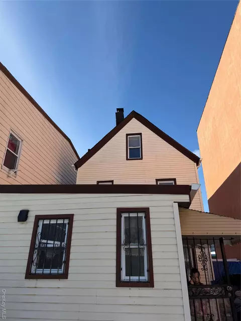 35-13 103rd St, New York, NY 11368