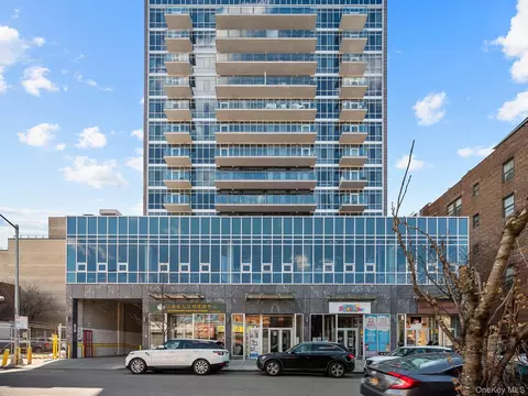 4162 Bowne St #5A, New York, NY 11355