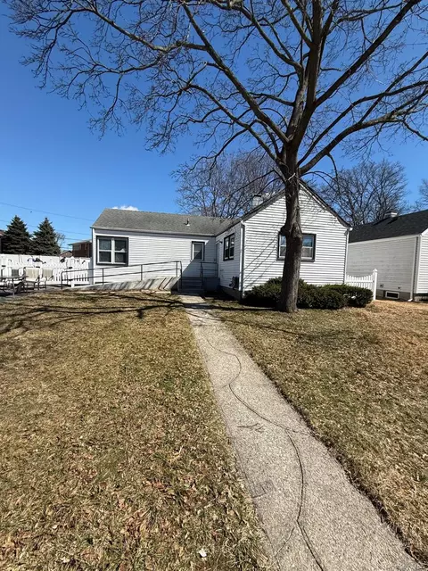727 Fillmore Rd, East Meadow, NY 11554